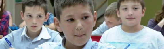 Život pod svjetlima šarenih lampica